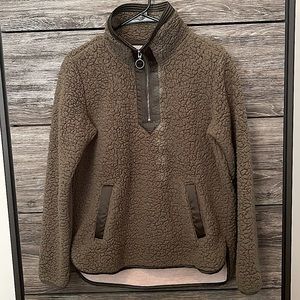 ⚡️Abercrombie & Fitch Sherpa Pull-Over ⚡️